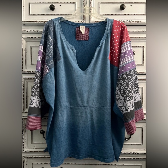 Free People oversized boho handkerchief pattern v-neck pullover Size L - Picture 10 of 16